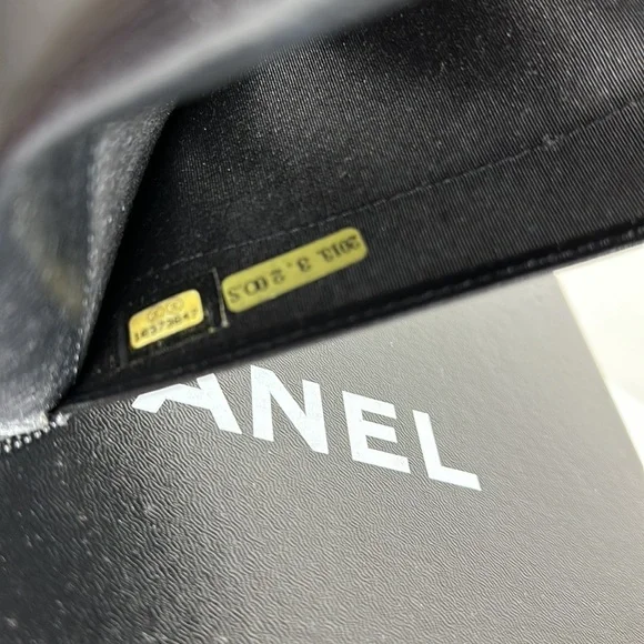 Chanel caviar long zip wallet - Picture 12 of 13